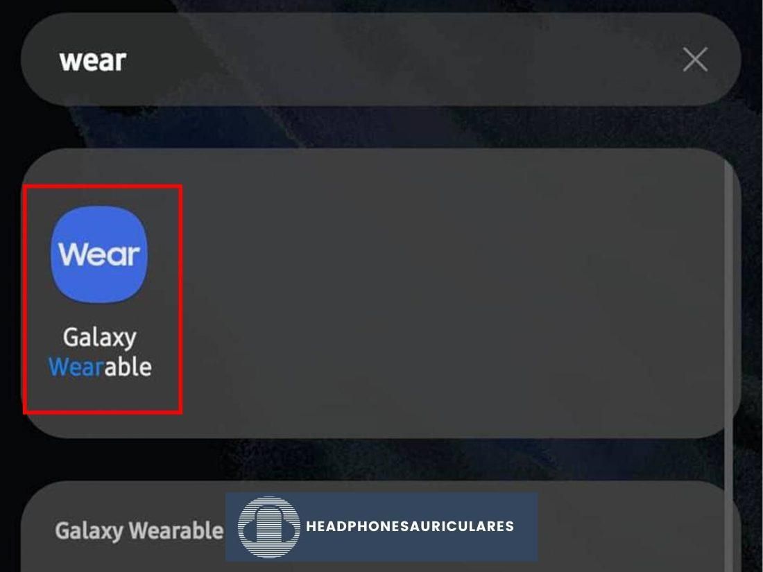 Abra la aplicación Galaxy Wearable en su teléfono.