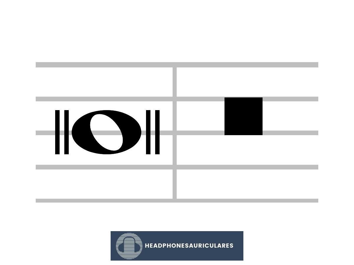 Mire de cerca el símbolo musical de nota completa breve o doble