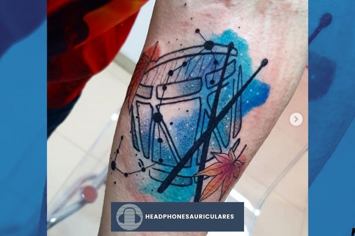 Tatuaje de tambor de acuarela (De: Instagram/binktattooshop) 