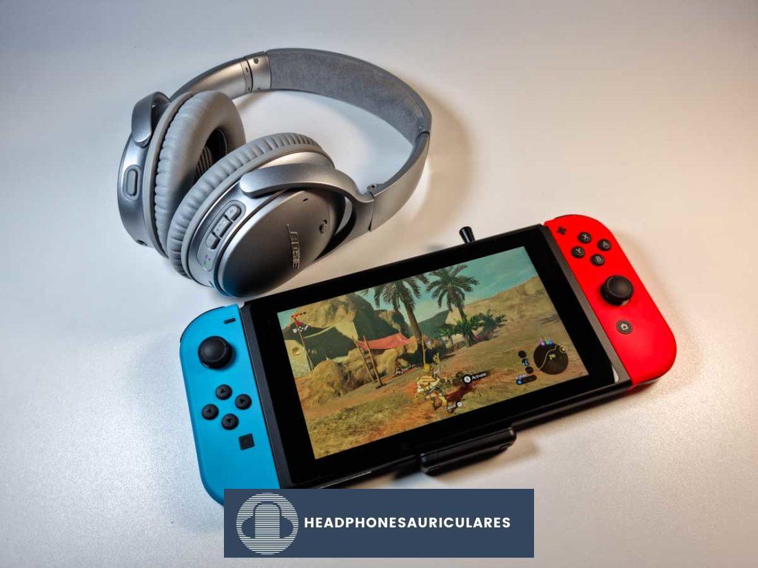 Auriculares Bluetooth conectados a Nintendo Switch